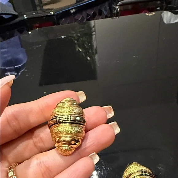 Authentic Vintage Fendi Gold-Tone Clip‑On Oval Earrings with Greek Key Detail - Picture 4 of 7